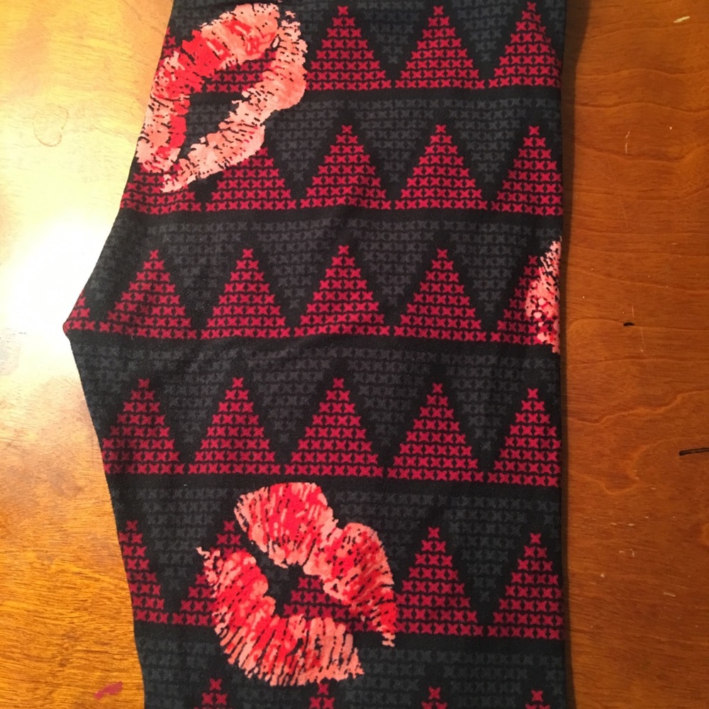 LuLaRoe OS Leggings Valentine’s Day